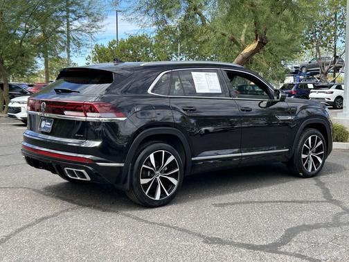Deep Black Pearl 2024 Volkswagen Atlas Cross Sport 2.0T SEL Premium