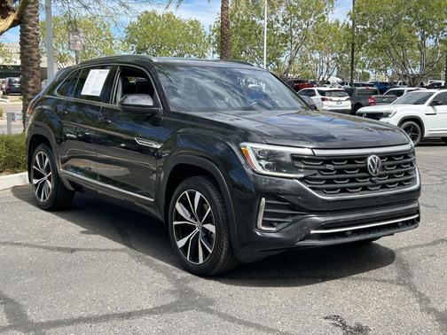 Deep Black Pearl 2024 Volkswagen Atlas Cross Sport 2.0T SEL Premium