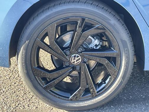 Monterey Blue Pearl 2026 Volkswagen Jetta 1.4T SE
