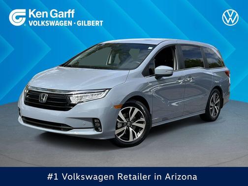Sonic Gray Pearl 2023 Honda Odyssey Touring