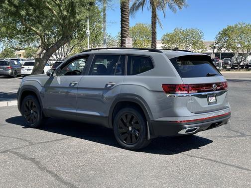 pure gray 2026 Volkswagen Atlas 2.0T SE w/Technology