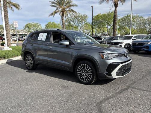 2025 Volkswagen Taos 1.5T SE