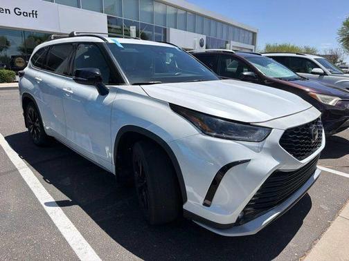 Wind Chill Pearl 2023 Toyota Highlander XSE
