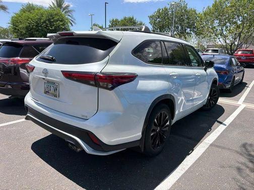 Wind Chill Pearl 2023 Toyota Highlander XSE
