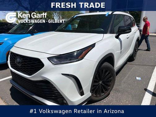 Wind Chill Pearl 2023 Toyota Highlander XSE