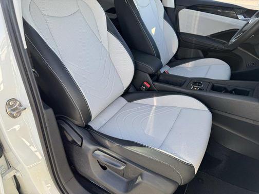 2025 Volkswagen Tiguan 2.0T SE 4MOTION