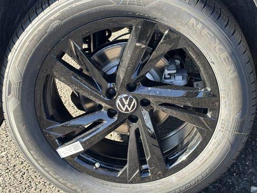 2026 Volkswagen Atlas Cross Sport 2.0T SEL