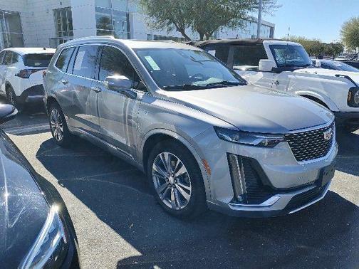 2025 Cadillac XT6 Premium Luxury FWD