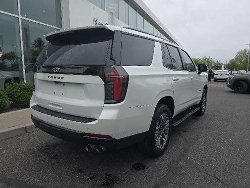 Iridescent Pearl Tricoat 2025 Chevrolet Tahoe 4WD Z71