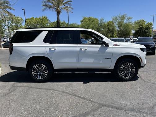 Iridescent Pearl Tricoat 2025 Chevrolet Tahoe 4WD Z71