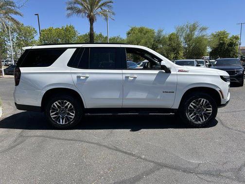 Iridescent Pearl Tricoat 2025 Chevrolet Tahoe 4WD Z71