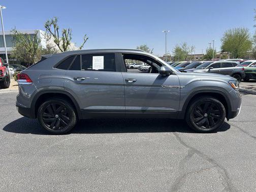 2022 Volkswagen Atlas Cross Sport 3.6L V6 SE w/Technology