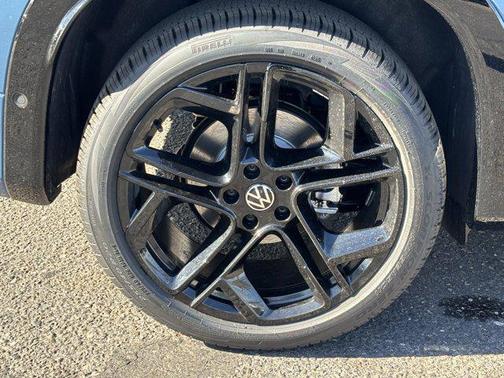 Monterey Blue Pearl 2026 Volkswagen Tiguan 2.0T SE R-Line Black