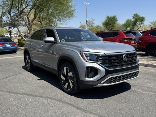 2025 Volkswagen Atlas Cross Sport 2.0T SE w/Technology