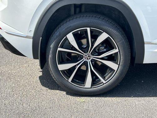 2025 Volkswagen Atlas Cross Sport 2.0T SEL Premium