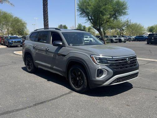 2025 Volkswagen Atlas 2.0T Peak Edition