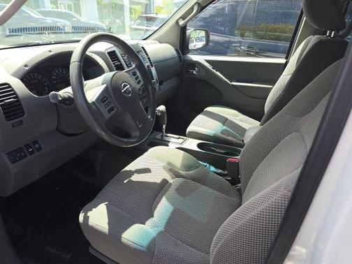 Glacier White 2017 Nissan Frontier SV