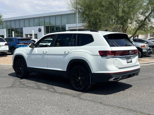 2025 Volkswagen Atlas 2.0T SE w/Technology