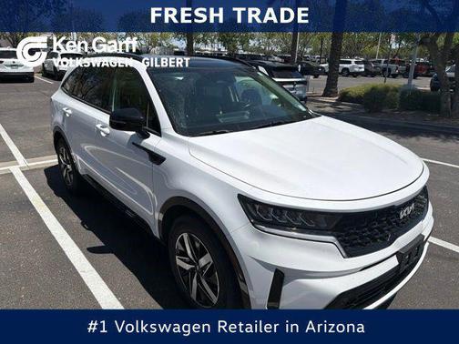 Glacial White Pearl 2022 Kia Sorento S