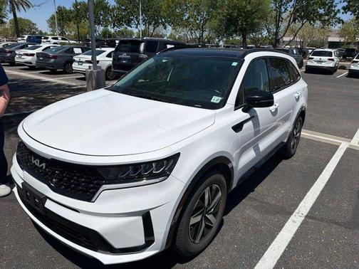 Glacial White Pearl 2022 Kia Sorento S