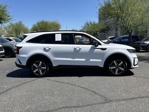 Glacial White Pearl 2022 Kia Sorento S