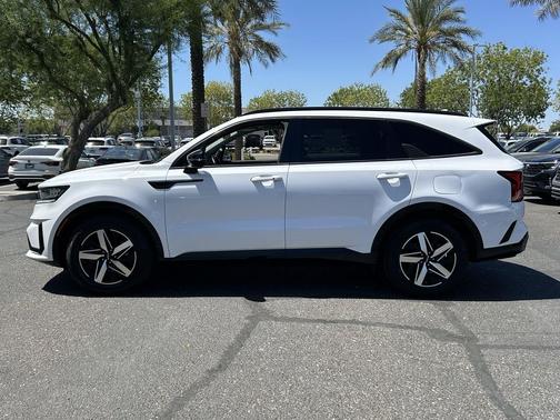 Glacial White Pearl 2022 Kia Sorento S