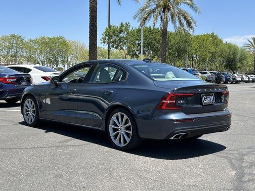 Denim Blue Metallic 2021 Volvo S60 T6 Momentum