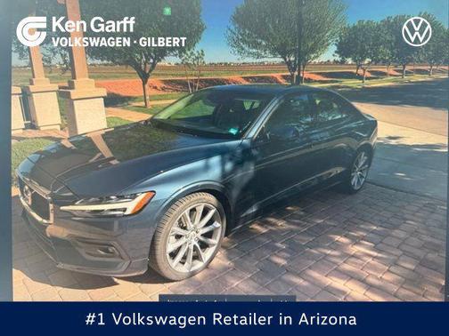 Denim Blue Metallic 2021 Volvo S60 T6 Momentum