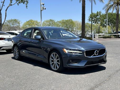 Denim Blue Metallic 2021 Volvo S60 T6 Momentum