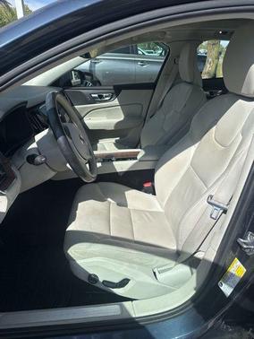 Denim Blue Metallic 2021 Volvo S60 T6 Momentum