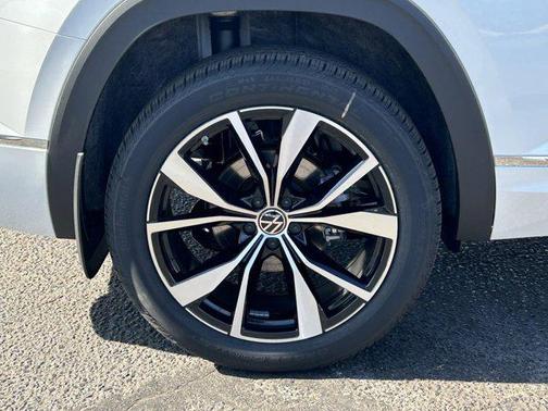 2025 Volkswagen Atlas 2.0T SEL Premium R-Line 4MOTION