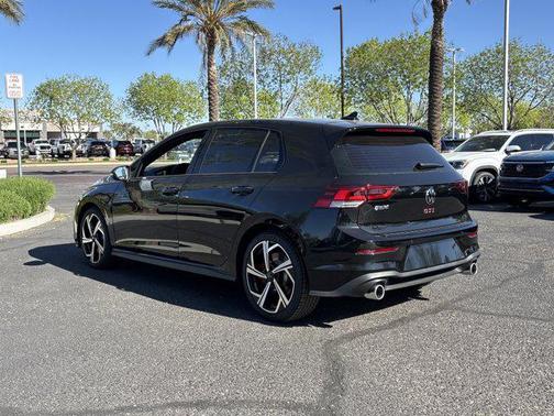 Mythos Black Metallic 2026 Volkswagen Golf GTI 2.0T SE DSG