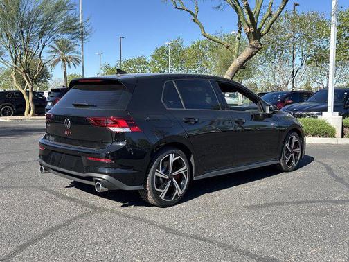Mythos Black Metallic 2026 Volkswagen Golf GTI 2.0T SE DSG