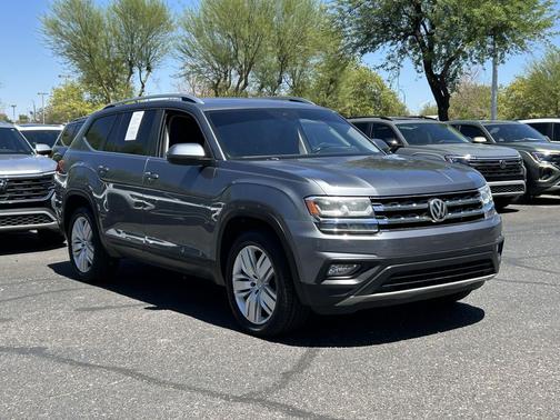 Platinum Gray Metallic 2019 Volkswagen Atlas 3.6L SE w/Technology
