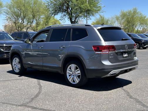 Platinum Gray Metallic 2019 Volkswagen Atlas 3.6L SE w/Technology