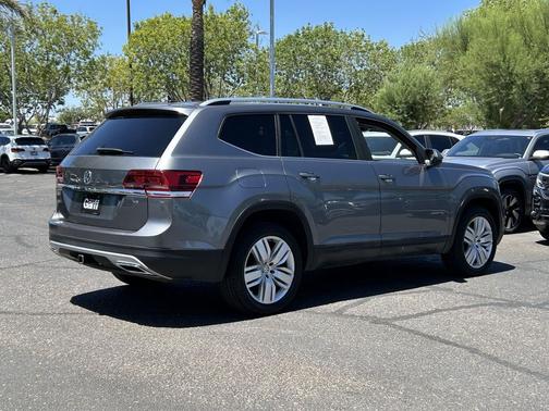 Platinum Gray Metallic 2019 Volkswagen Atlas 3.6L SE w/Technology