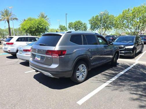 Platinum Gray Metallic 2019 Volkswagen Atlas 3.6L SE w/Technology