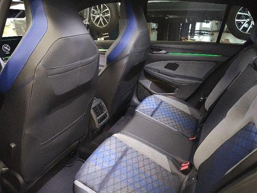 Dark Blue 2025 Volkswagen Golf R 2.0T DSG