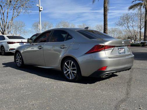 2018 Lexus IS 300 Base