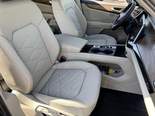 2025 Volkswagen Atlas 2.0T SE