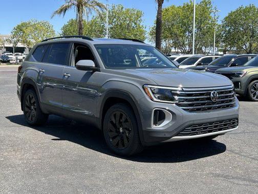Pure Gray 2026 Volkswagen Atlas 2.0T SE w/Technology 4MOTION
