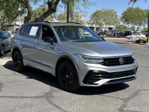 Pyrite Silver Metallic 2024 Volkswagen Tiguan 2.0T SE R-Line Black