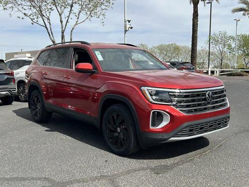 2025 Volkswagen Atlas 2.0T SE w/Technology