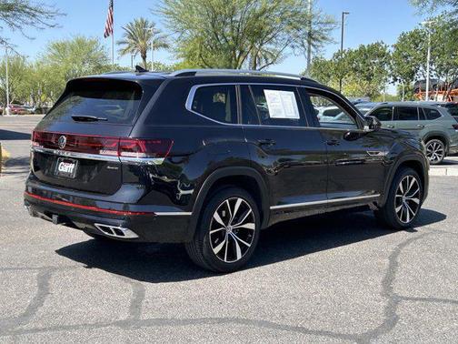 Deep Black Pearl 2024 Volkswagen Atlas 2.0T SEL Premium R-Line 4MOTION