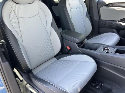 Monterey Blue with Deep Black Roof 2026 Volkswagen Tiguan 2.0T SE R-Line Black