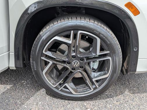 Sandstone 2026 Volkswagen Tiguan 2.0T SEL R-Line 4MOTION
