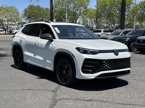 opal white pearl 2026 Volkswagen Tiguan 2.0T SE R-Line Black 4MOTION