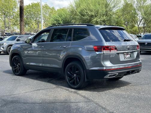 Platinum Gray Metallic 2023 Volkswagen Atlas 3.6L SE w/Technology
