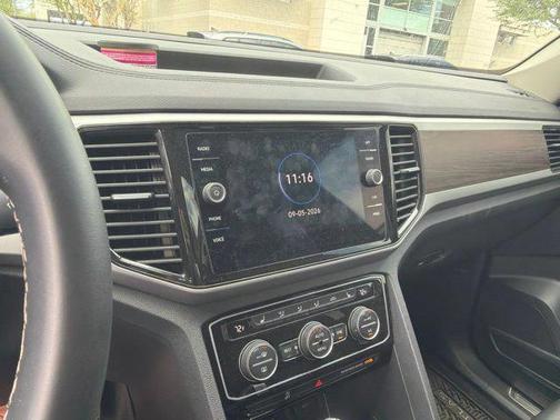 Platinum Gray Metallic 2023 Volkswagen Atlas 3.6L SE w/Technology