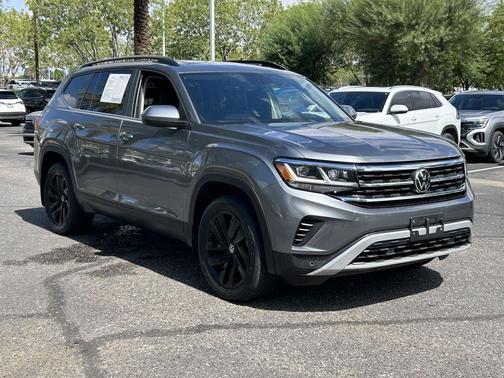 Platinum Gray Metallic 2023 Volkswagen Atlas 3.6L SE w/Technology